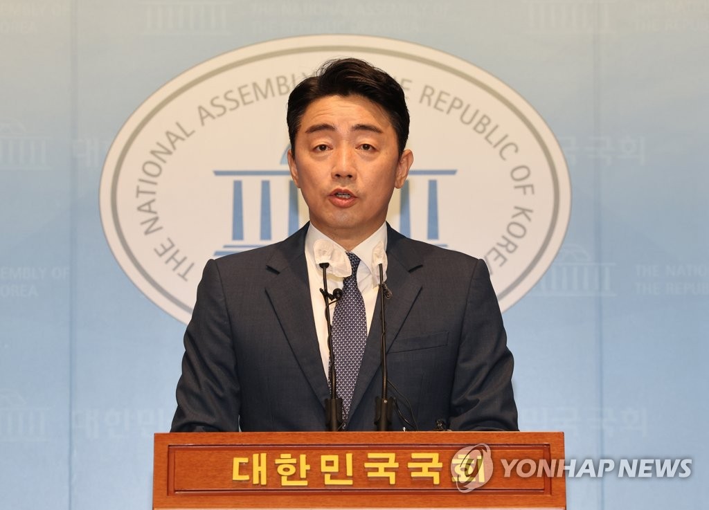 강훈식, 민주 당대표 후보 사퇴