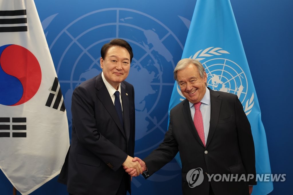 Avec le secrétaire général de l'ONU