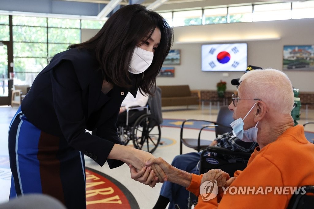 미국 참전용사의 집 방문한 김건희 여사