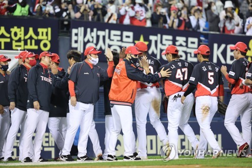 KIA, 8-3으로 LG에 승리