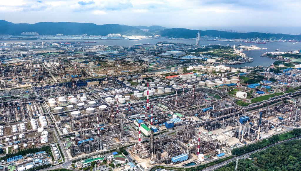 This file photo shows a view of SK Innovation Co.'s main industrial complex in Ulsan, 307 kilometers southeast of Seoul, as provided by SK on Oct. 10, 2022. (PHOTO NOT FOR SALE) (Yonhap)