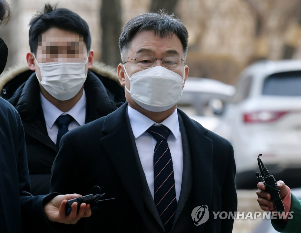 법정 향하는 김만배