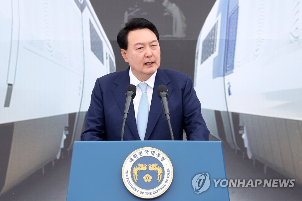 President Yoon Suk Yeol speaks during a groundbreaking ceremony in Cheongju, North Chungcheong Province, central South Korea, on June 7, 2023, to start the construction of a quadruple-track railway on a KTX high-speed line. The construction project in the 45.7-km Pyeongtaek-Osong section, which is causing a bottleneck of high-speed trains, calls for building a new double-track railway underground below the existing double-track railway. (Pool photo) (Yonhap)