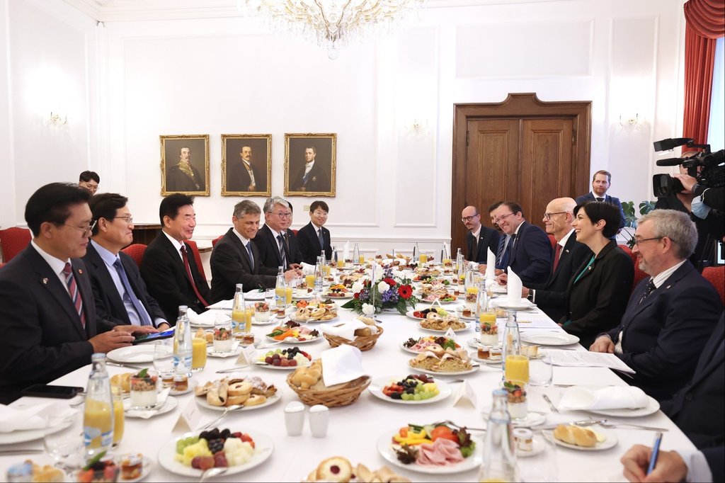 S. Korean parliamentary leader in Czech Republic S. Korean parliamentary leader in Czech Republic