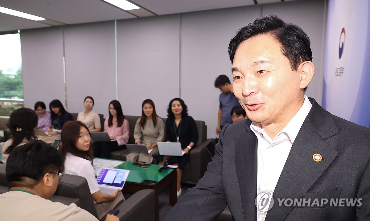 출입기자단 간담회 참석하는 원희룡 국토부 장관