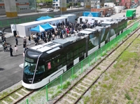 Test-run of hydrogen tram