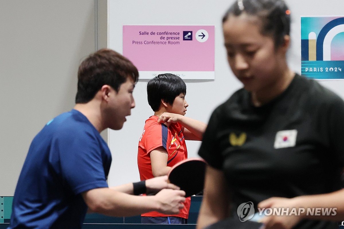 탁구 경기장에서 마주한 남북