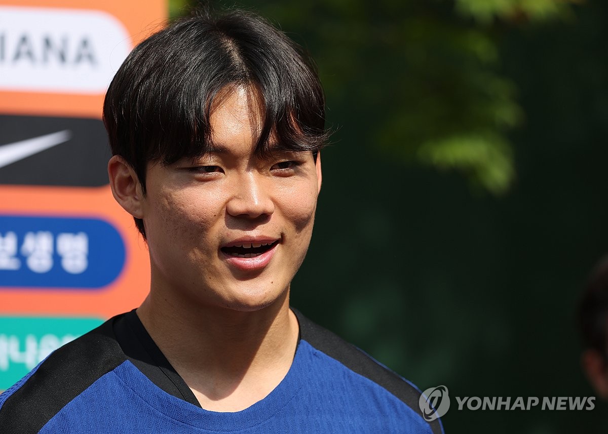 답변하는 오현규