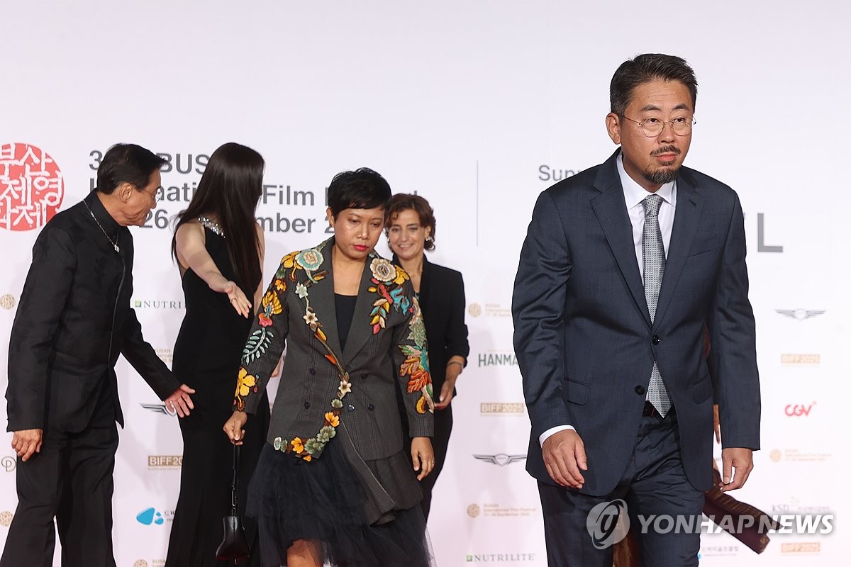 폐막식 참석하는 나홍진 감독