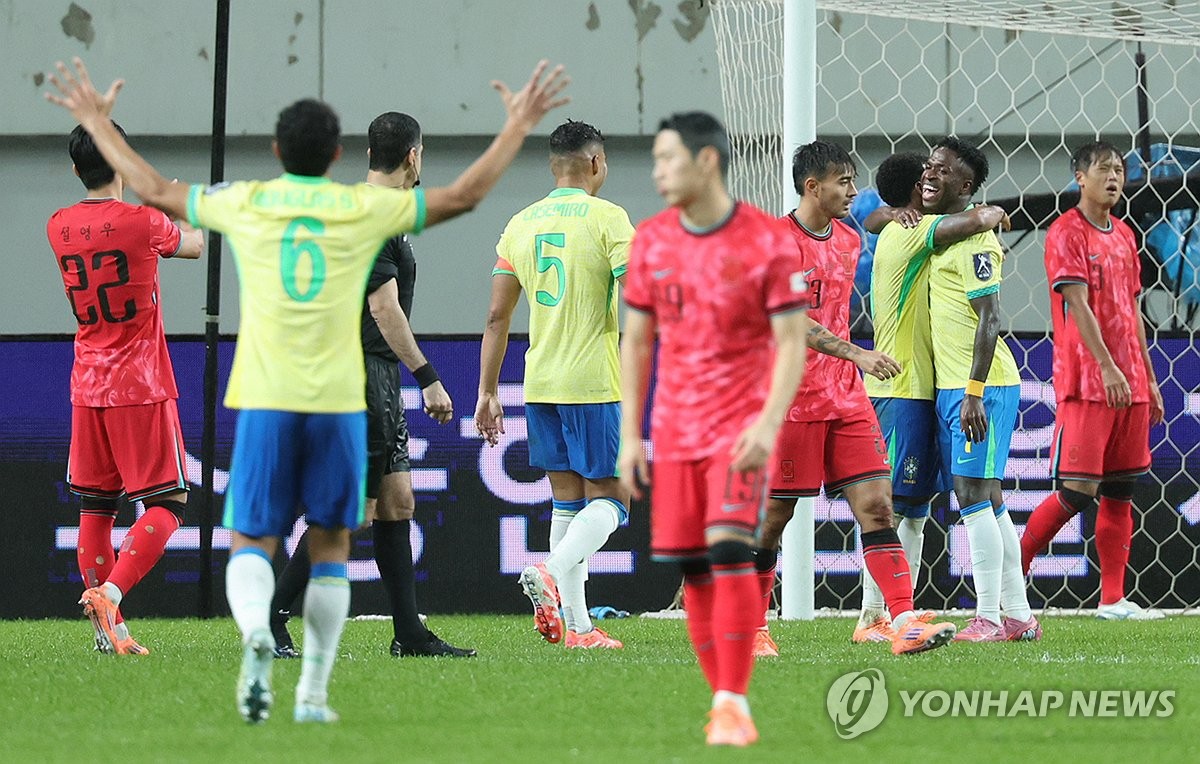 후반 추가 실점한 한국