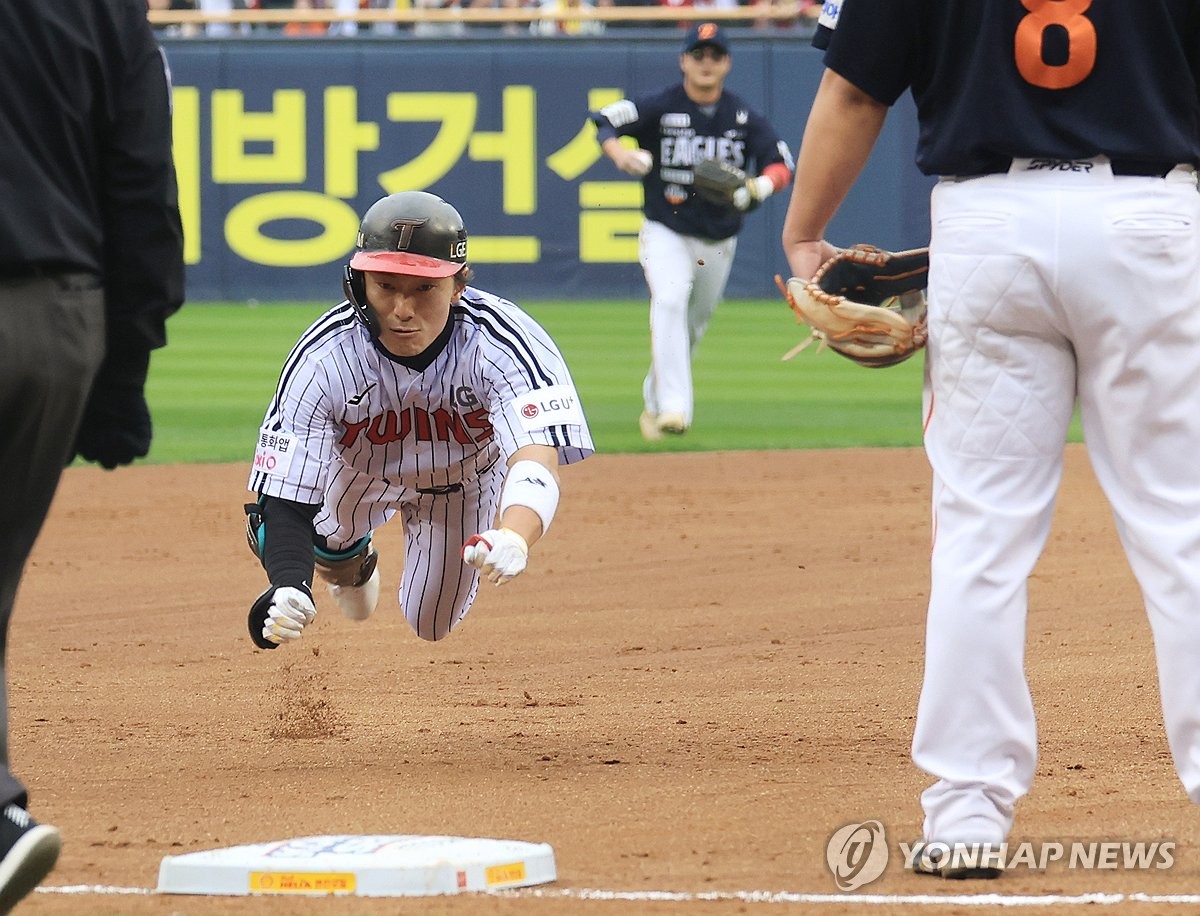 신민재, 날아서 3루까지