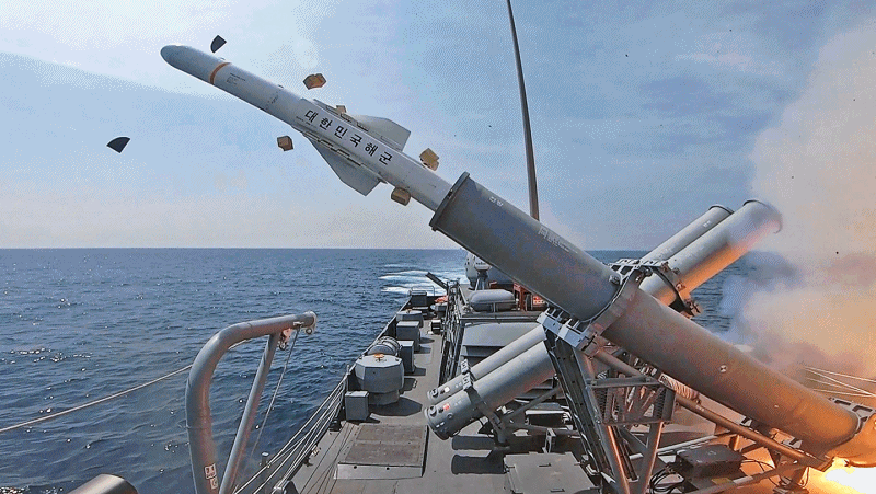 '해상도발 대비'…동해 해상 합동 전투탄 실사격 훈련