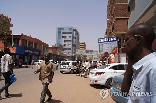 سفارة السودان في سيئول: السودان يرحب بقرار ترامب رفع العقوبات الامريكية عنه بشكل كامل ونهائي - 2