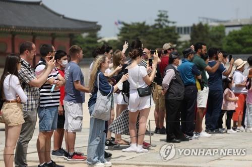 ارتفاع عدد السياح الأجانب القادمين إلى كوريا الجنوبية بـ 3 أضعاف على أساس  سنوي في يونيو | وكالة يونهاب للانباء