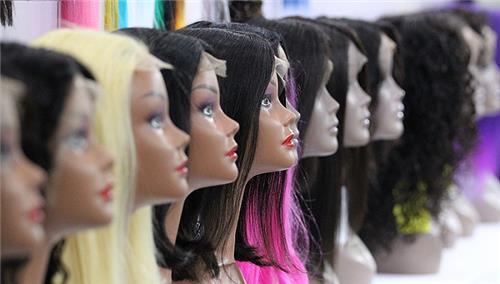 الشعر المستعار والرموش الصناعية تتصدران صادرات كوريا الشمالية إلى الصين في النصف الأول