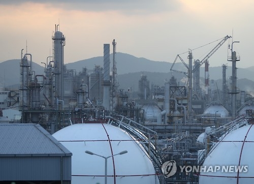 S. Korea to induce steel, petrochemicals firms to cut output, upgrade facilities - 2
