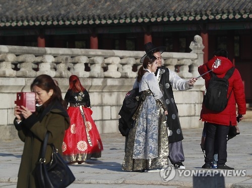 Seoul palaces visited by record number of 16.1 mln in 2016