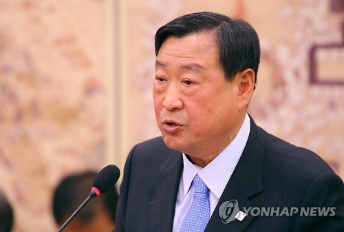 In this file photo taken on Nov. 29, 2016, Lee Hee-beom, head of the organizing committee for the 2018 PyeongChang Winter Games, speaks at the National Assembly about PyeongChang's Olympic preparations. (Yonhap)