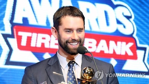 (LEAD) Reigning S. Korean baseball MVP becomes highest-paid foreign player