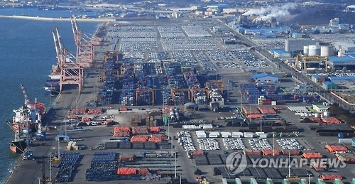 (LEAD) S. Korea's exports rise 11.2 pct on-year in Jan. - 1
