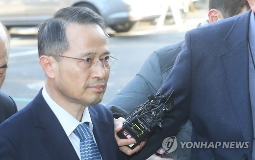 Park's aides dismiss confidante's role in state affairs