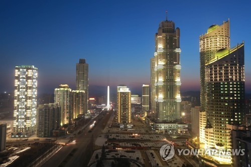 (LEAD) N.K. opens new residential area in Pyongyang: report