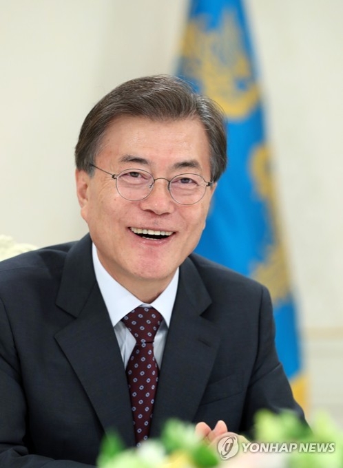 This photo provided by the presidential office Cheong Wa Dae shows President Moon Jae-in on Dec. 28, 2017. (Yonhap)