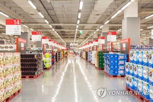 S. Korean hypermarket chain Homeplus opens warehouse-style outlet in Seoul