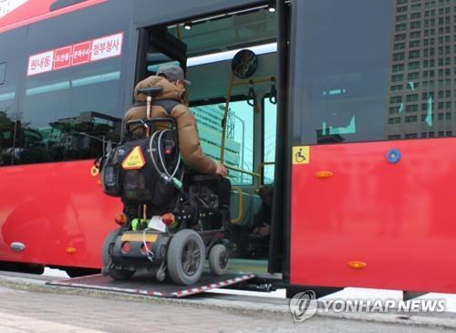 Nearly half of all S. Korean with disabilities over 65: report