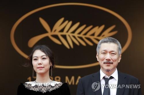 Court dismisses filmmaker Hong Sang-soo's divorce suit