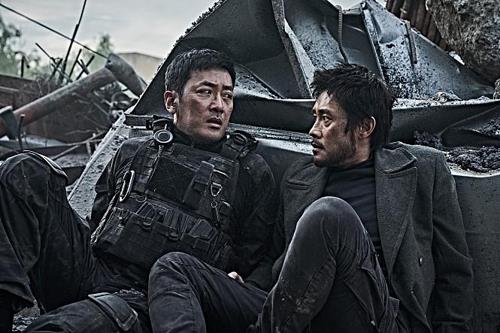 A scene from "Ashfall" by CJ Entertainment (PHOTO NOT FOR SALE) (Yonhap)