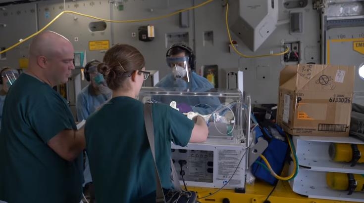 This image, captured from a video uploaded on Osan Air Base's Facebook page, shows a mission under way to transport U.S. soldiers' premature infants from the southeastern city of Daegu to Walter Reed National Military Medical Center in Washington on March 30, 2020. (PHOTO NOT FOR SALE) (Yonhap)