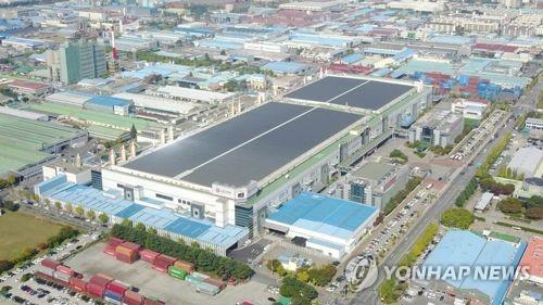 This photo provided by LG Electronics Inc. shows the company's plant in Gumi, North Gyeongsang Province. (PHOTO NOT FOR SALE) (Yonhap)