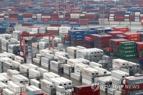 (LEAD) S. Korea suffers largest current account deficit in nearly decade in April