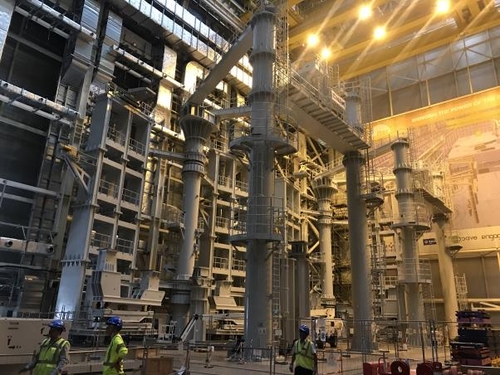 This file photo, provided by the science ministry, shows the massive subassembly tool that will put together the vacuum chamber sector of the International Thermonuclear Experimental Reactor's nuclear fusion plant. (PHOTO NOT FOR SALE) (Yonhap)