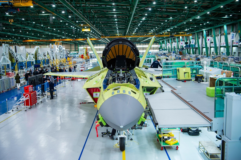 This photo, provided by the arms procurement agency, shows a prototype of South Korea's first indigenous fighter jet, the KF-X, at a Korea Aerospace Industries (KAI) plant in the southeastern city of Sacheon on Feb. 24, 2021. (PHOTO NOT FOR SALE) (Yonhap)