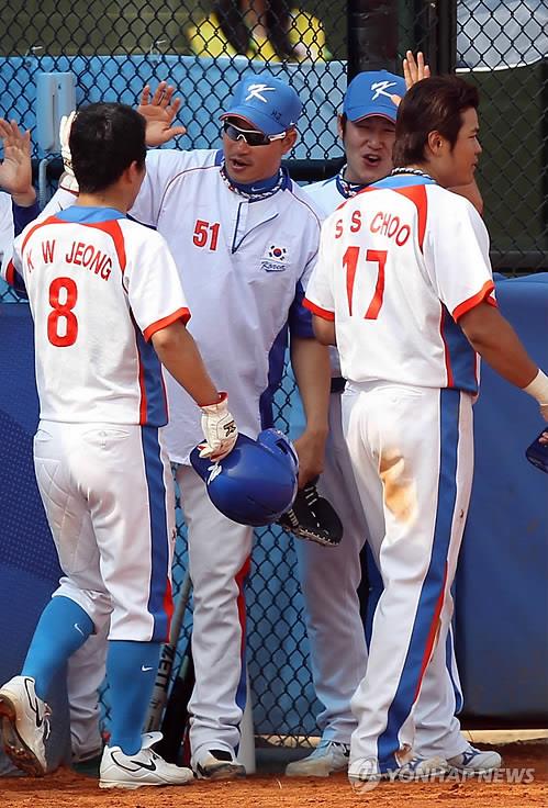 KBO Heroes Yong Taik Park, Keun Woo Jeong, and Seung Yuop Lee interview