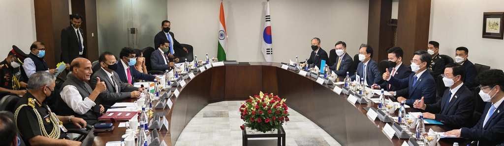 South Korean and Indian defense officials attend a ministerial meeting in New Delhi on March 26, 2021, in this photo provided by Suh's office. (PHOTO NOT FOR SALE) (Yonhap) 