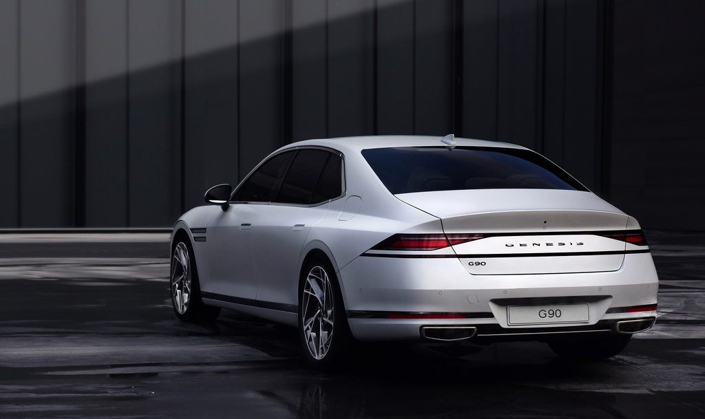 This file photo provided by Genesis shows the rear image of the new G90. (PHOTO NOT FOR SALE) (Yonhap)
