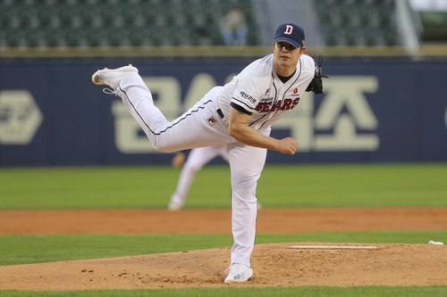 (LEAD) Stock outperforms Rucinski in KBO pitching matchup that fizzled