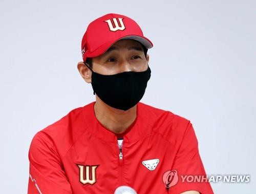 This file photo from Sept. 1, 2020, shows Youm Kyoung-youb, then managing the SK Wyverns in the Korea Baseball Organization, during a pregame interview at SK Happy Dream Park in Incheon, 30 kilometers west of Seoul. (Yonhap)