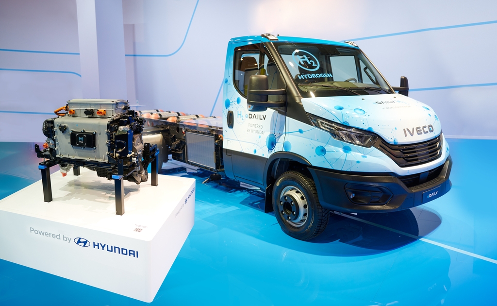This file photo provided by Hyundai Motor Group shows the eDAILY FCEV displayed at the IAA Transportation 2022 to be held in Hannover, Germany, from Sept. 20-25. (PHOTO NOT FOR SALE) (Yonhap)