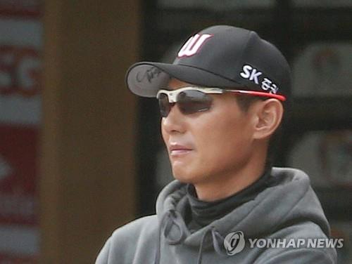 LG Twins hire new manager Youm Kyoung-youb