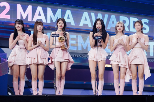 BTS wins platinum at MAMA 2022, J-Hope performs and Jin gives