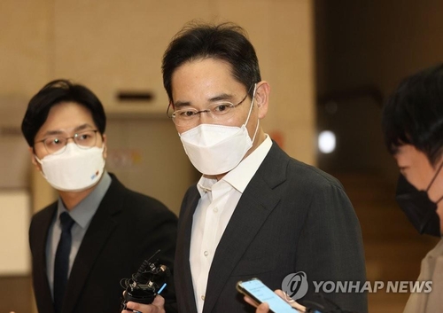 Samsung leader Lee on business trip to UAE, his 1st as chairman