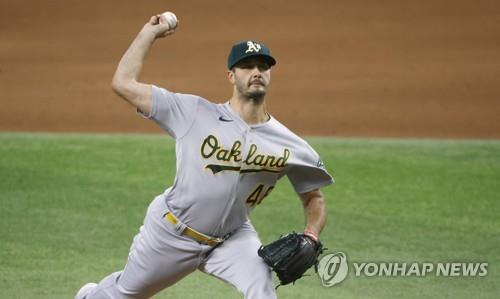KBO's Heroes reunite with ex-MLB All-Star Russell, bring back ace Jokisch -  The Korea Times