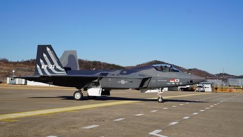 This photo, provided by the Defense Acquisition Program Administration on Jan. 5, 2023, shows the third prototype of the KF-21 fighter taxiing on a runway in Sacheon, about 300 kilometers south of Seoul. (PHOTO NOT FOR SALE) (Yonhap)