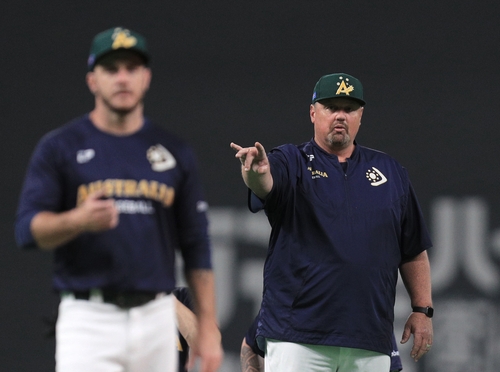 This photo provided by Baseball Australia on Feb. 20, 2023, shows David Nilsson (R), manager of the Australian national baseball team. (PHOTO NOT FOR SALE) (Yonhap)