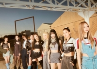 (LEAD) TWICE's new album hits No. 2 on Billboard 200