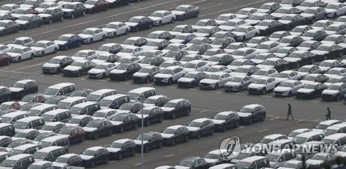 Auto exports jump 40 pct in April on vibrant eco-friendly car sales